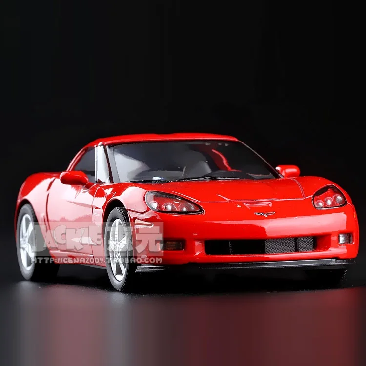 Высокая имитация изысканных литых и игрушечных транспортных средств: Kinsmart автомобильный Стайлинг Chevrolet Corvette Z06 спортивный автомобиль 1:36 литая модель из сплава - Цвет: Красный