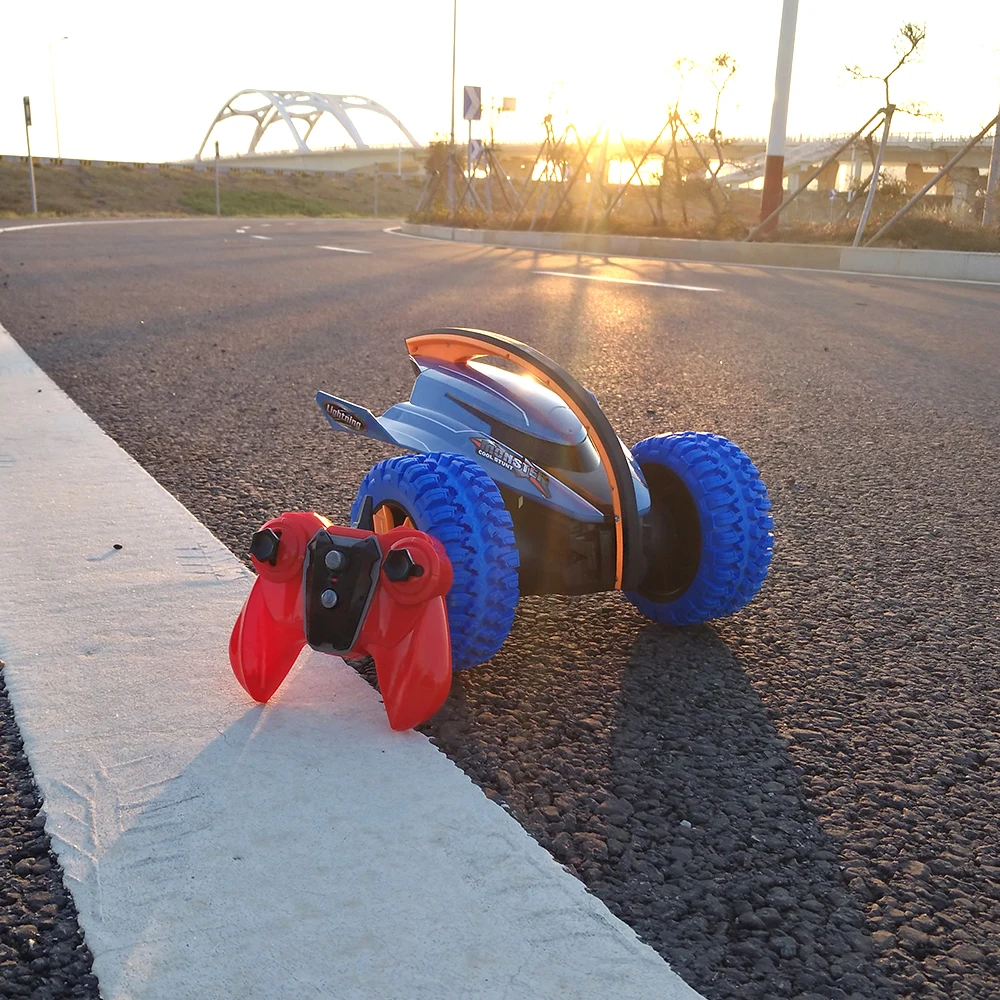 Flytec_015_RC_Car_360_Degree_Rotation_Monster_Rock_Defender_Stunt_Car_Crazy_Devil_Fish_Gyro_Car_Gift_for_Kids_23