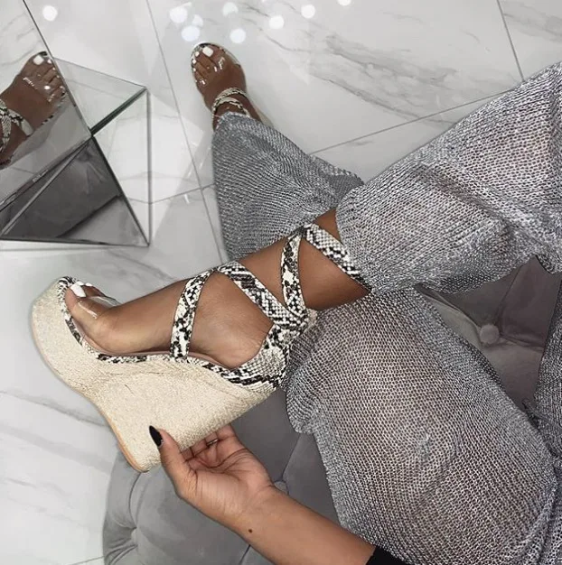 

Fashion Striped High Heels Sandals for Women Ankle Strap Cover Heel Summer Party Sandals Casual Buckle Shoes