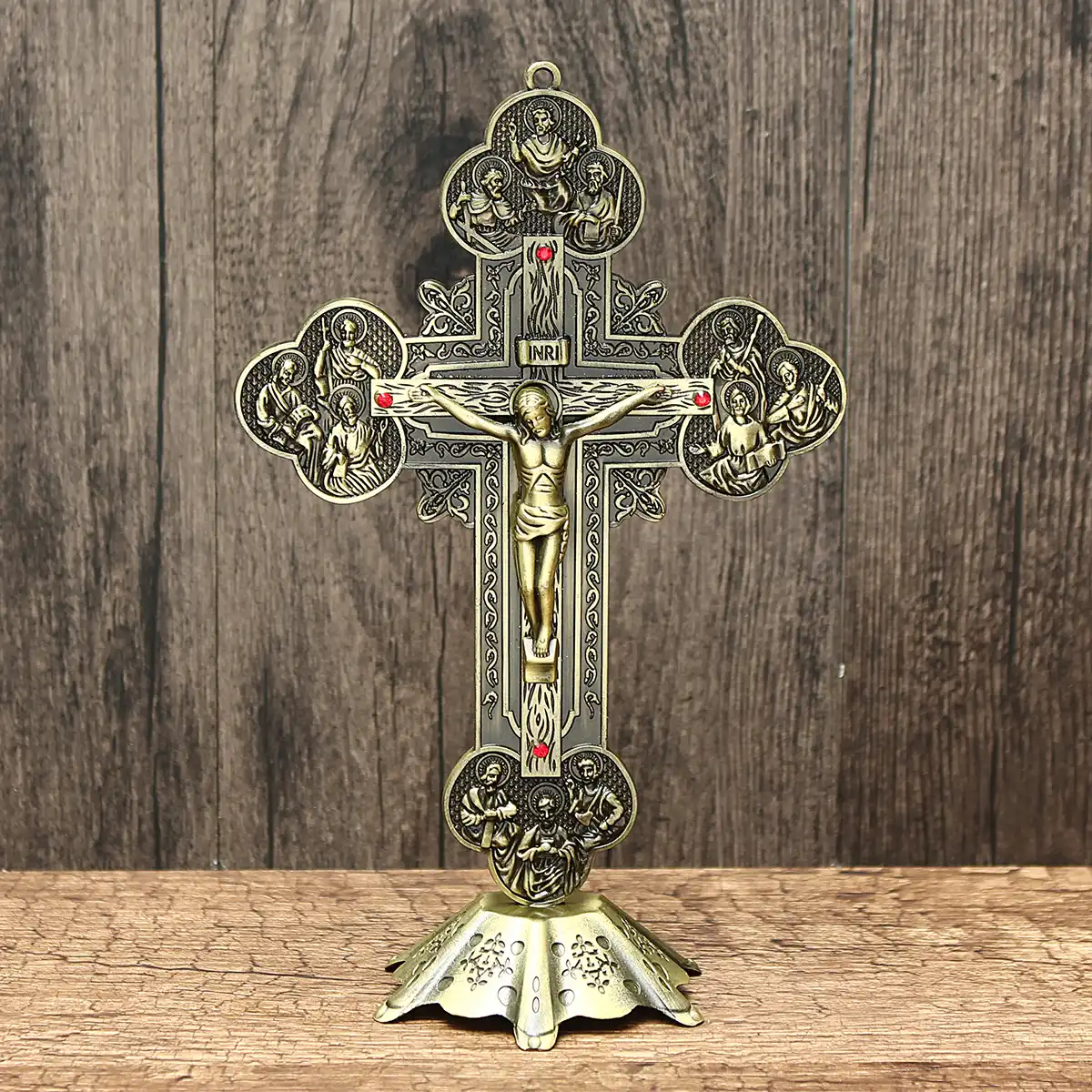 Iglesia Reliquias Figuritas Crucifijo Jesucristo En El Soporte