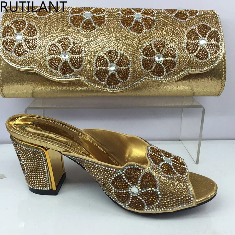 69  Gold shoes and bag for Trend in 2022