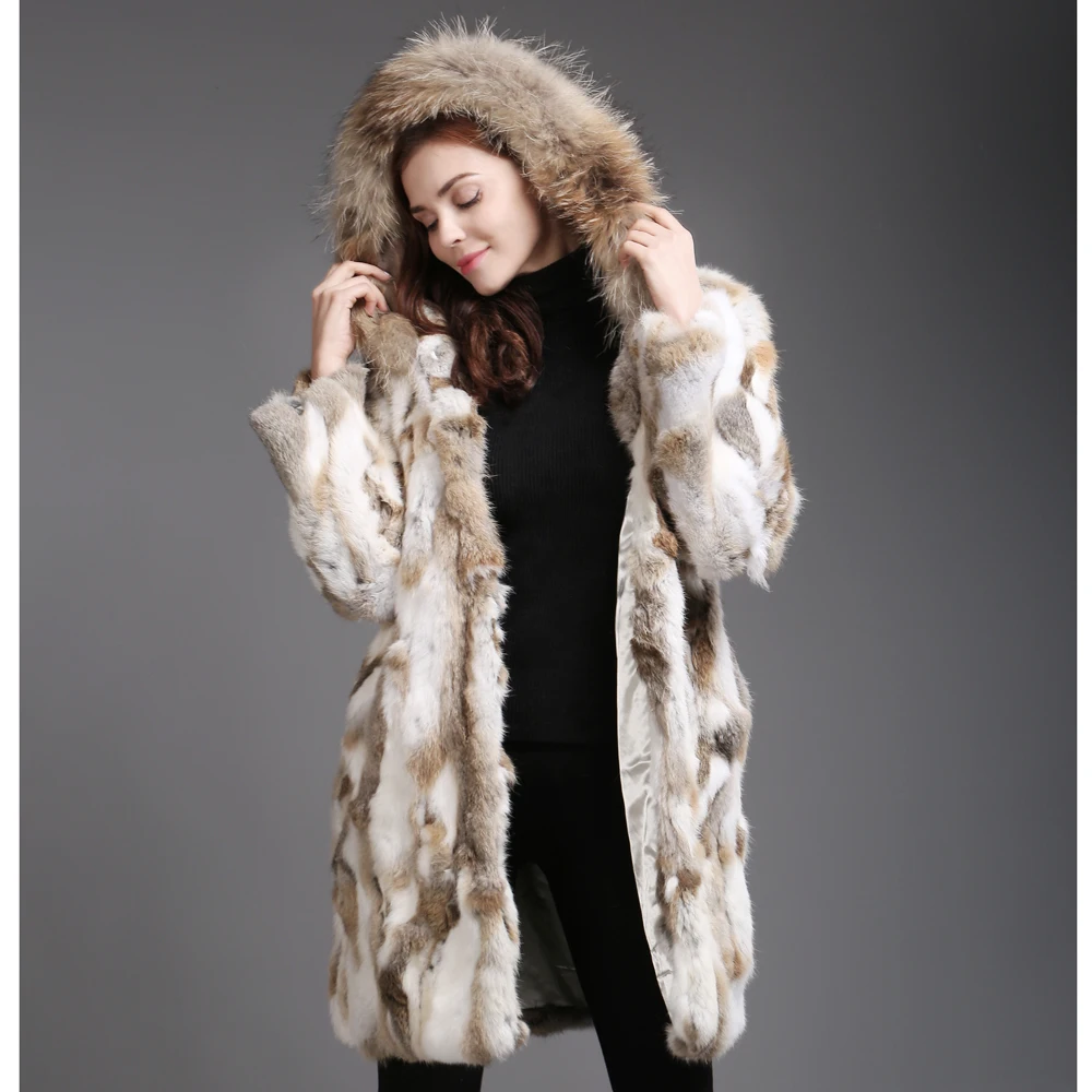 Новое модное женское пальто из натурального кроличьего меха, зимняя теплая мягкая куртка из кроличьего меха с воротником из меха енота, верхняя одежда из кроличьего меха с капюшоном