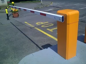 Vehicle Boom Barrier Operating with UHF Reader for Access Control Remote Control to Operate the Barrier Gate