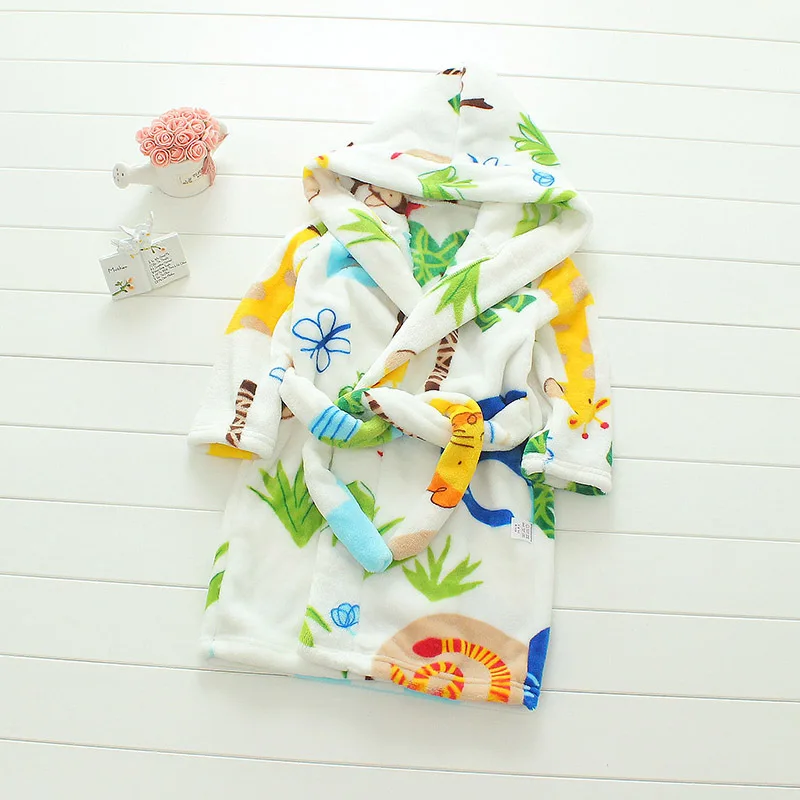 Comprar Nueva llegada pijamas de franela de invierno de 18 colores para Niñas Ropa de niños con caricaturas ropa de dormir con capucha cálida bata de baño de terciopelo coral para niños