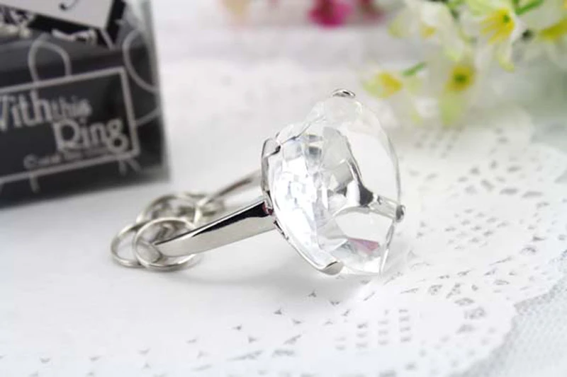 30 шт./лот С этим кольцом Девичник сувениры розовое сердце diamond брелок красивый брелок свадебные подарки