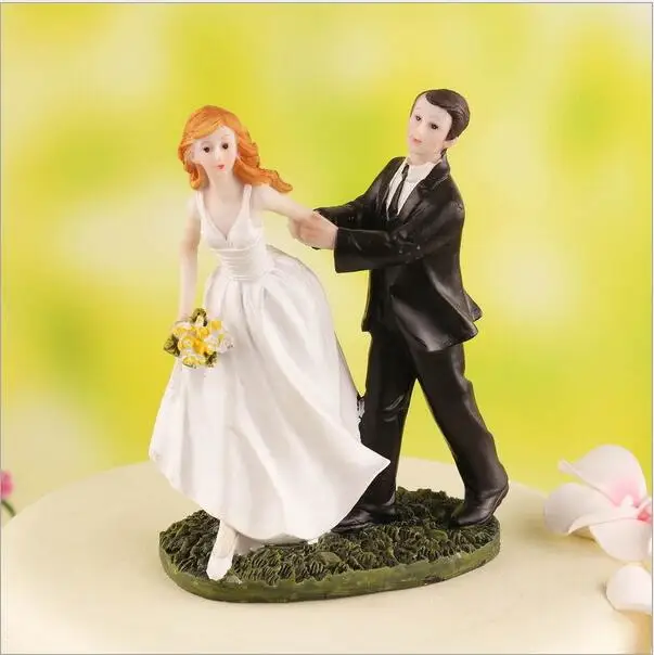 runaway bride into the groom's arm wedding figurines resin figurines