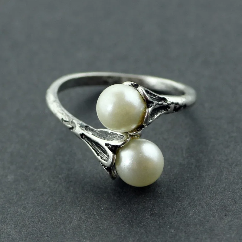 

Game of Thrones Daenerys Targaryen Flower Pearl Ring fashion woman jewelry fan gift