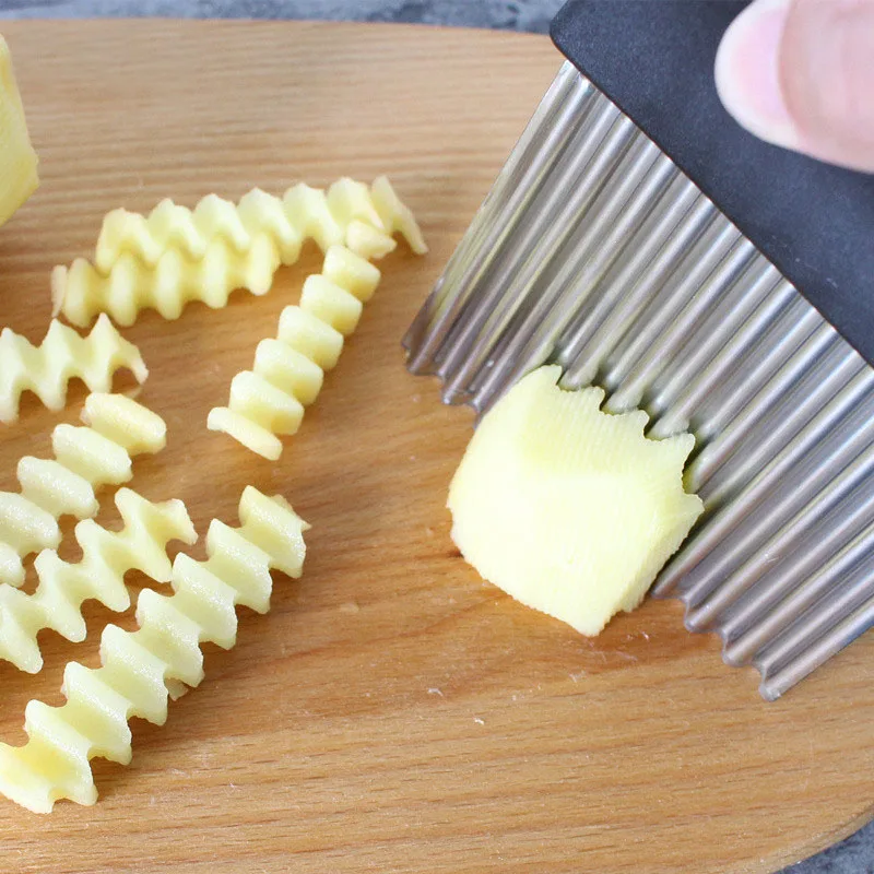 XZJJA-High-Quality-Stainless-Steel-Potato-Wavy-Edged-Cutter-Knife-Gadget-Vegetable-Fruit-Potato-Cutter-Peeler (2)