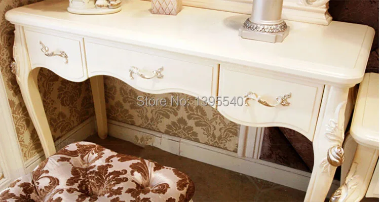 Antique Cabinet Drawer Knob 21.jpg