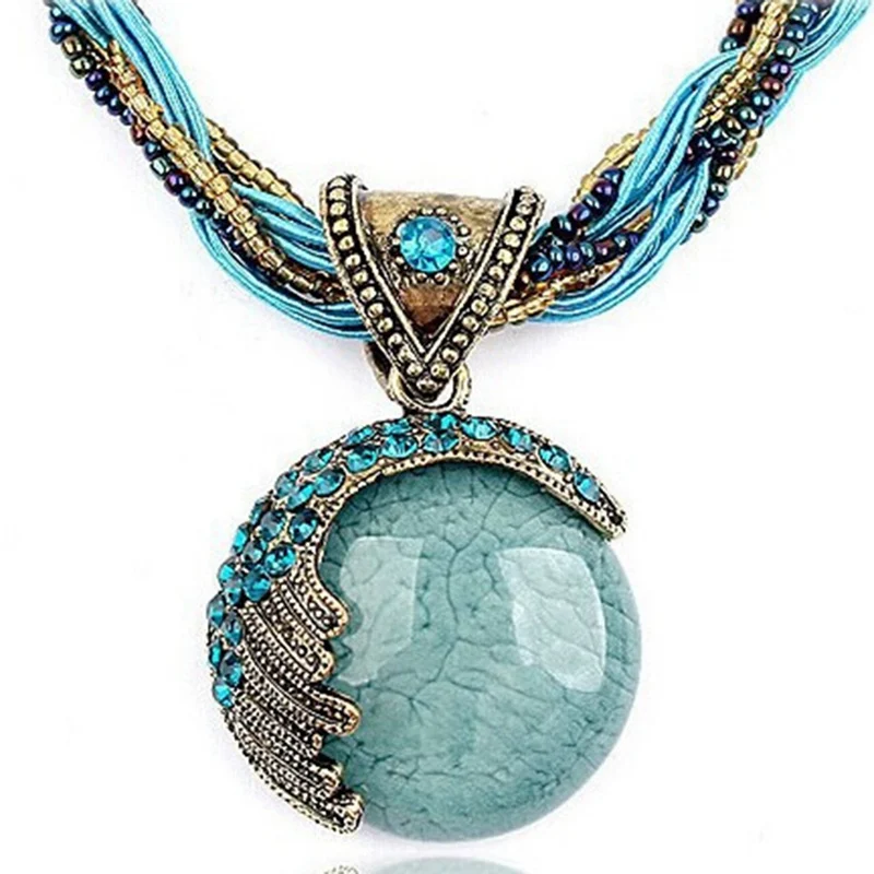 

45CM Length Retro Hand-woven Bohemian Pendant National Style Accessories Gold Necklace Red Green Blue