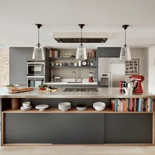 Австралийский кухонный шкаф современного дизайна с аксессуаром blum