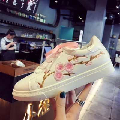 

White Sneakers Women Canvas Shoes Women Fashion Vulcanize Shoes Summer Casual Zapatillas Mujer