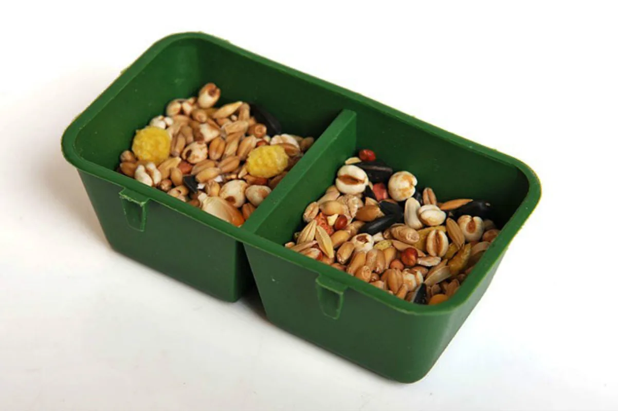 Two Contiguous Trough Boxes bird food bowl feeding basin tank sand water Lattices cup parrot supplies 10pcs/lot