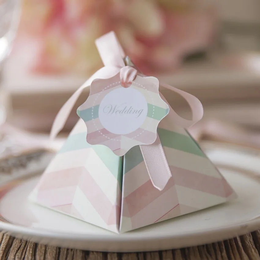 100 x Новые Креативные розовые цветочные полосатые индивидуальные треугольная пирамида Свадебные сувениры сахарные конфеты коробочки bomboniera вечерние подарочные коробки