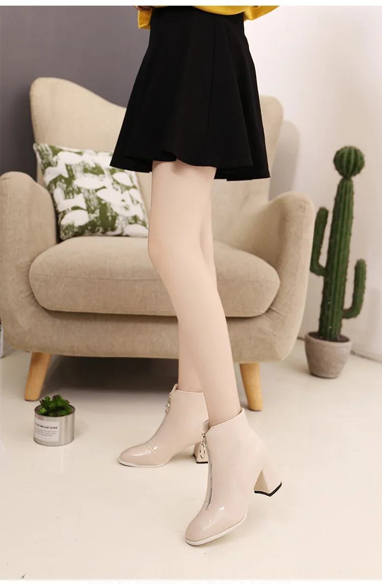 Модные осенние ботинки «Челси» из искусственной кожи, Женские однотонные ботинки с круглым носком и металлическими украшениями, обувь до середины икры на квадратном каблуке, обувь на молнии, большие размеры