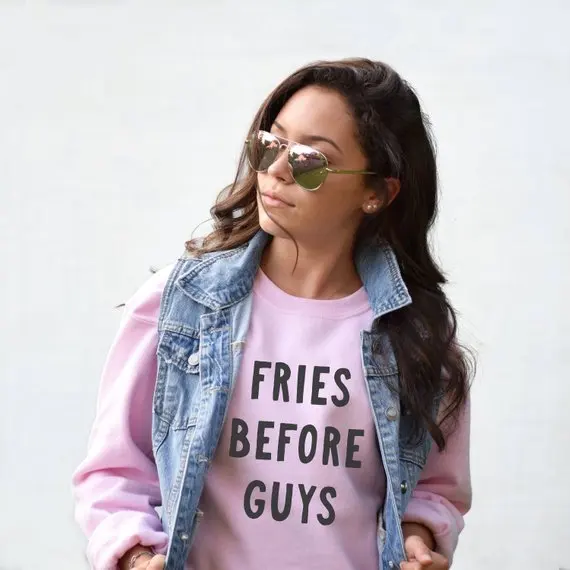 Надпись "Fries Before Guys" Розовый Толстовка смешной Рождественский подарок буквенный лозунг свитер с длинными рукавами с круглым вырезом из