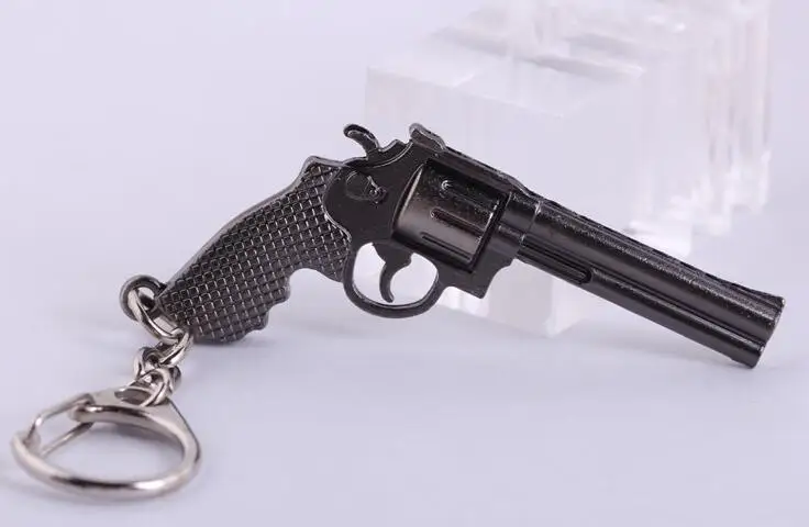 500PCS Miniature Revolver Pistol Weapon fashion Model Keychain Key Rings New Mini Gun key Chain For Men Jewelry Surprise Gift