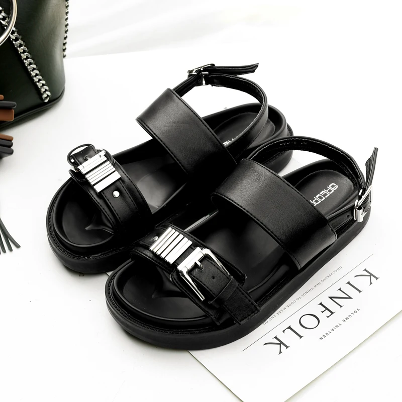 

Flat sandals female summer 2019 new Korean simple Roman shoes metal word with students wild flat with women's shoes