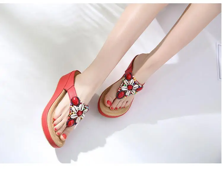 Большие размеры 35-42 плюс Размеры модные Бисер алмаз пляжная обувь на платформе Для женщин Летние Тапочки Летние вьетнамки на плоской подошве сандалии Для женщин c3