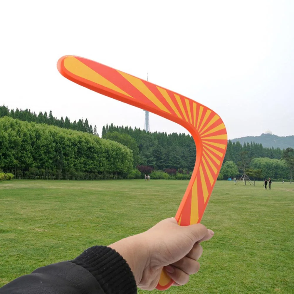 видеоролик бумеранг. как правильно запускать бумеранг. бумеранг. техника метания бумеранга. соревнования по метанию бумеранга.