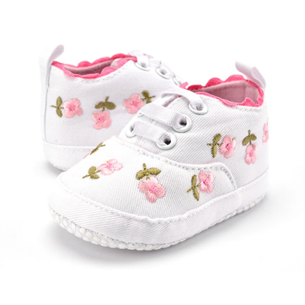 Обувь для маленьких девочек; белая кружевная мягкая обувь с цветочной вышивкой; прогулочная обувь для малышей