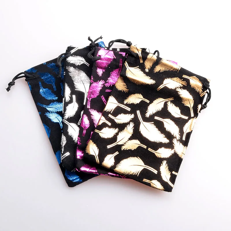 

8*10cm Black Velvet Bags With Feather Printing Drawable 100pcs Jewellry Gift Packaging Storage Pouches Custom Logo Printing