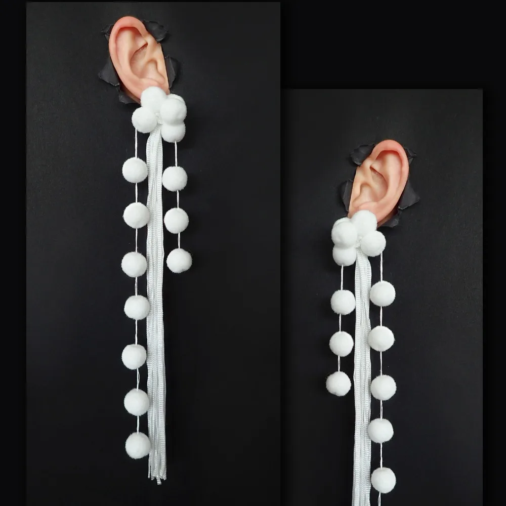 

All hands original design Christmas dark wind black and white ball ball exaggerated Chang Liu Su pure Tremella Ring Earrings