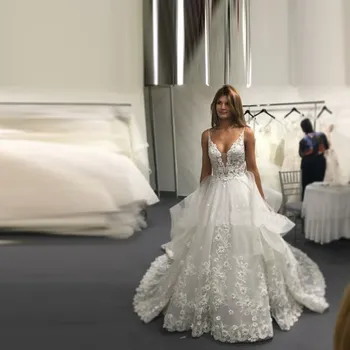 

Fashion Sweep Train Lace Appliques A Line Gown Spaghetti Straps Backless Wedding Party Dress Vestido De Novia