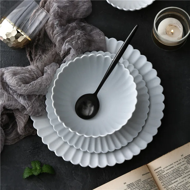 

Japanese Style Chrysanthemum Ceramic Dinner Plate Dish Rice Salad Bowl Dessert Plate Dinnerware Set Decorative Tableware