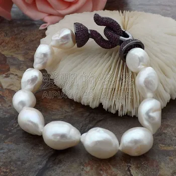 

B060109 8'' White Baroque Pearl Bracelet CZ Clasp