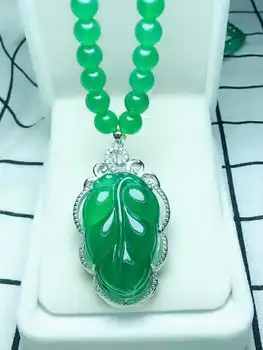 

C17#925 silver inlaid with natural chalcedony sweater chain, the jade face is clean and translucent