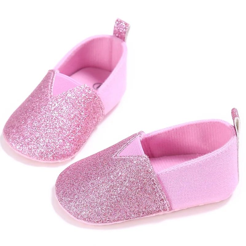 Модные весенне-летние детские хлопковые туфли с мягкой подошвой для новорожденных девочек; блестящие мокасины для малышей 0-18 месяцев - Цвет: Розовый