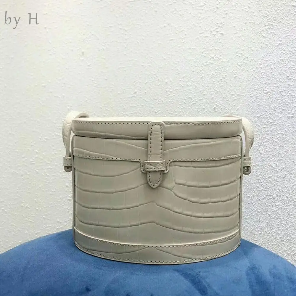 by H 2019 new genuine leather Round Trunk croco embossed vanity bag womens fashion shoulder bag flap bag chic style ins bloggers
by H 2019 new genuine leather Round Trunk croco embossed vanity bag womens fashion shoulder bag flap bag chic style ins bloggers