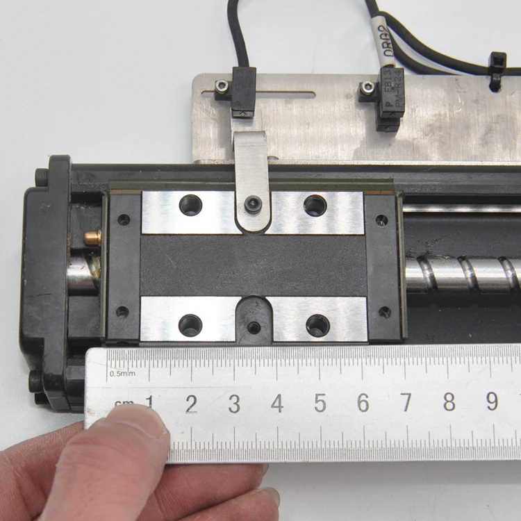 THK YASKAWA SGD7S-R90A00A002 THK KR30 SGM7J-01AFC6S оптическая платформа для тонкой настройки