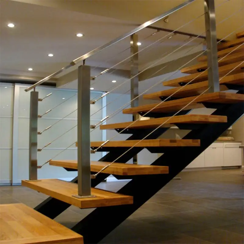 Изготовленные на заказ прямые стальные металлические лестницы с деревянной рамой