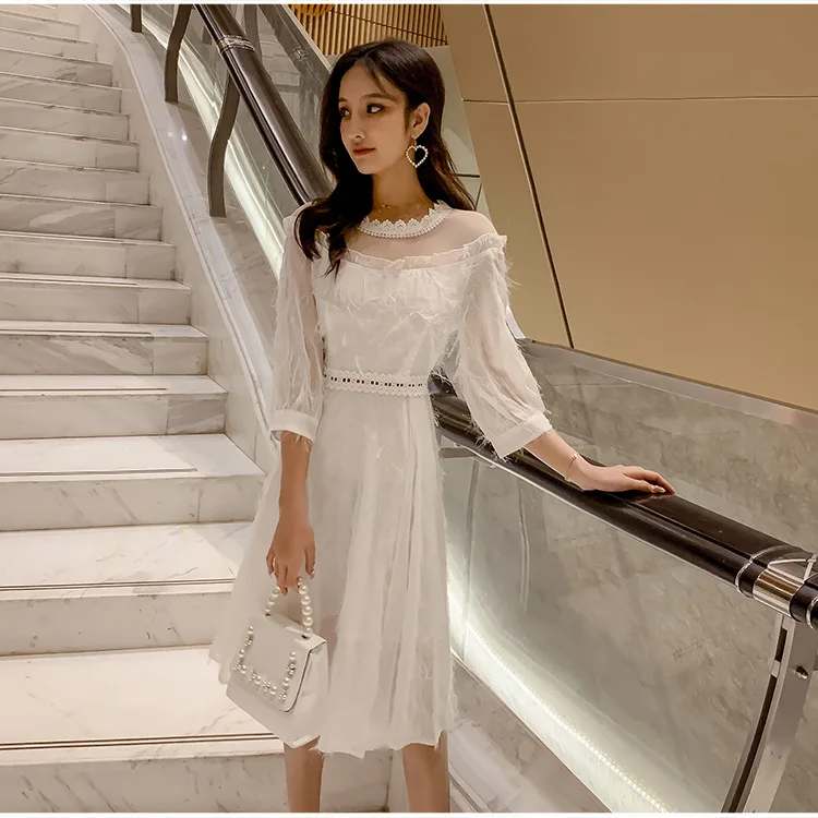 Franse vrouwen jurk holle-out web celebrity met dezelfde stijl van mode kleine sexy flounce heldere zijde veren jurk Franse vrouwen jurk holle-out web celebrity met dezelfde stijl van mode kleine sexy flounce heldere zijde veren jurk