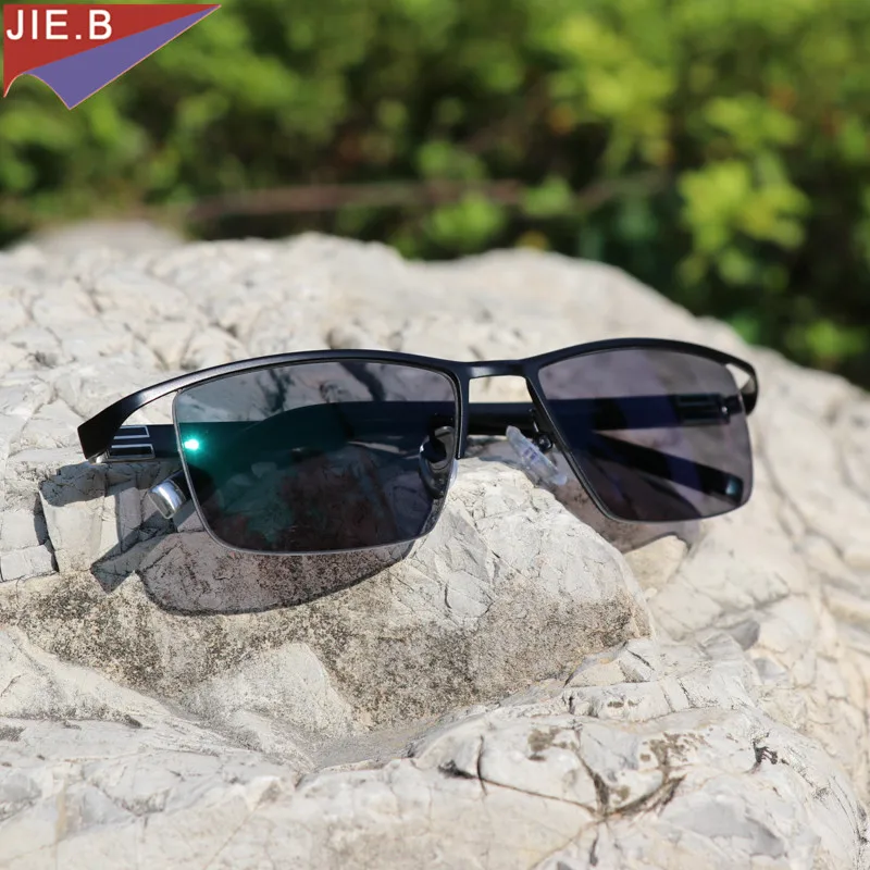 Gafas de lectura fotocrómicas de nuevo diseño para hombres, gafas de sol de presbicia de aleación de titanio, con decoloración y diópteros Gafas de lectura fotocrómicas de nuevo diseño para hombres, gafas de sol de presbicia de aleación de titanio, con decoloración y diópteros
