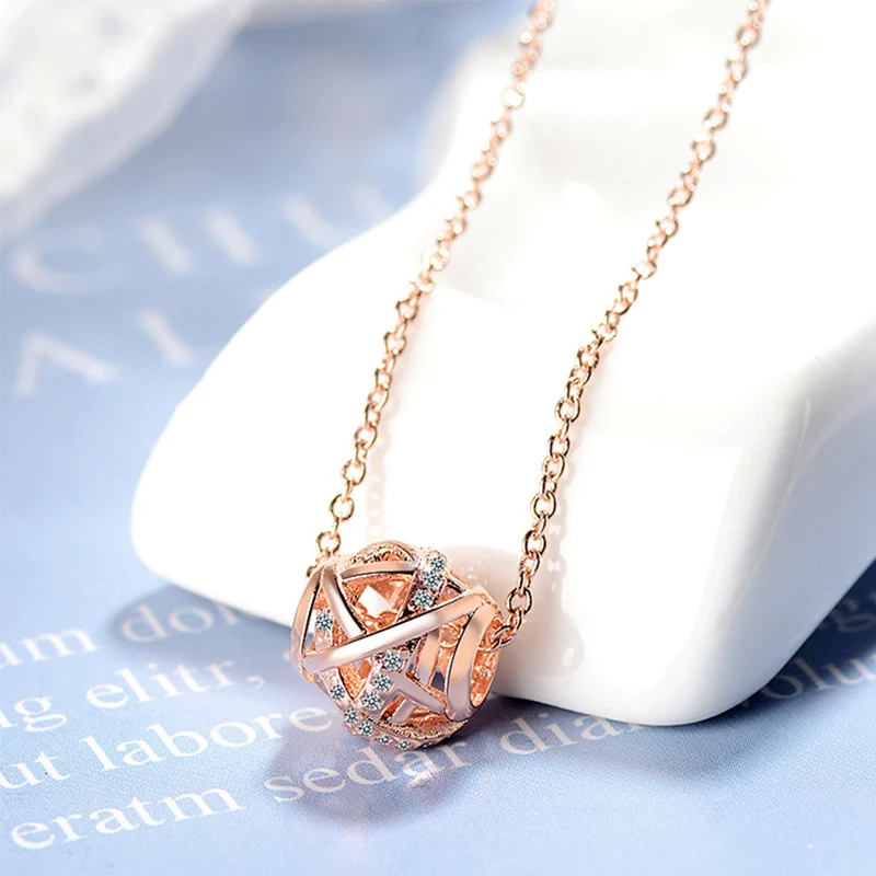 

Fashion Hollow Out Round Shape Necklace Female Set Drill Transfer Bead Pendant Short Design Sense Niche Cold Wind Clavicle Chain