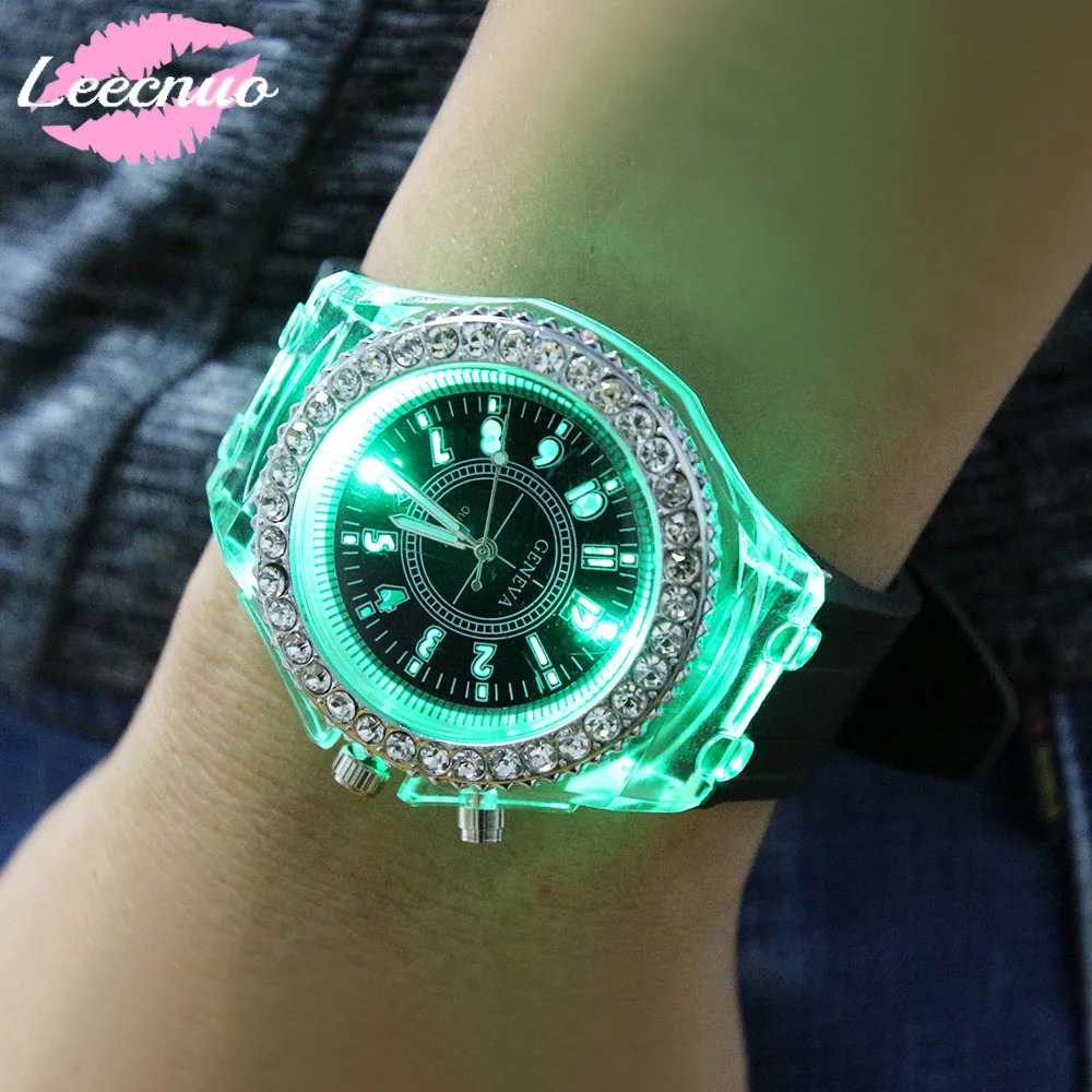 

Leecnuo LED Flash Light Fashion Men's Watch with Silicone Strap Cheap Products Young Students Lovers Watch Light WristWatch