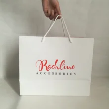 500 шт/партия пользовательские логотип бумажные сумочки для шоппинга 250gsm картон многоразовые для одежды обувь подарочная упаковка