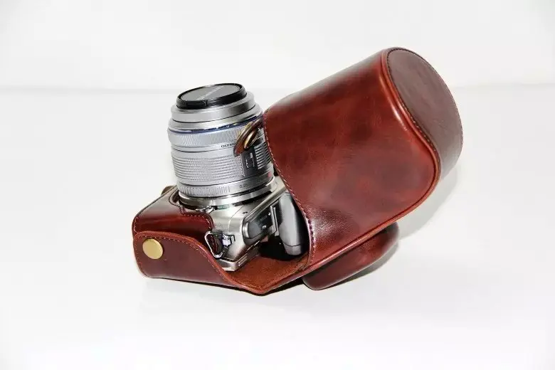 OLYMPUS E-PL5ミラーレス一眼カメラ 本体と付属品　カメラバック付き Amazon | OLYMPUS ミラーレス一眼 PEN Lite E-PL5 ボディ