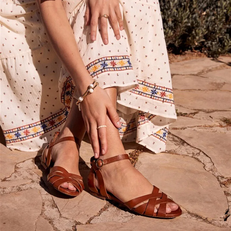 

2019 Summer Women Causal Sandals Fashion Summer Female Flat Sandals Rome Style Buckle Strap Sandals Confortable Ladies Shoes
