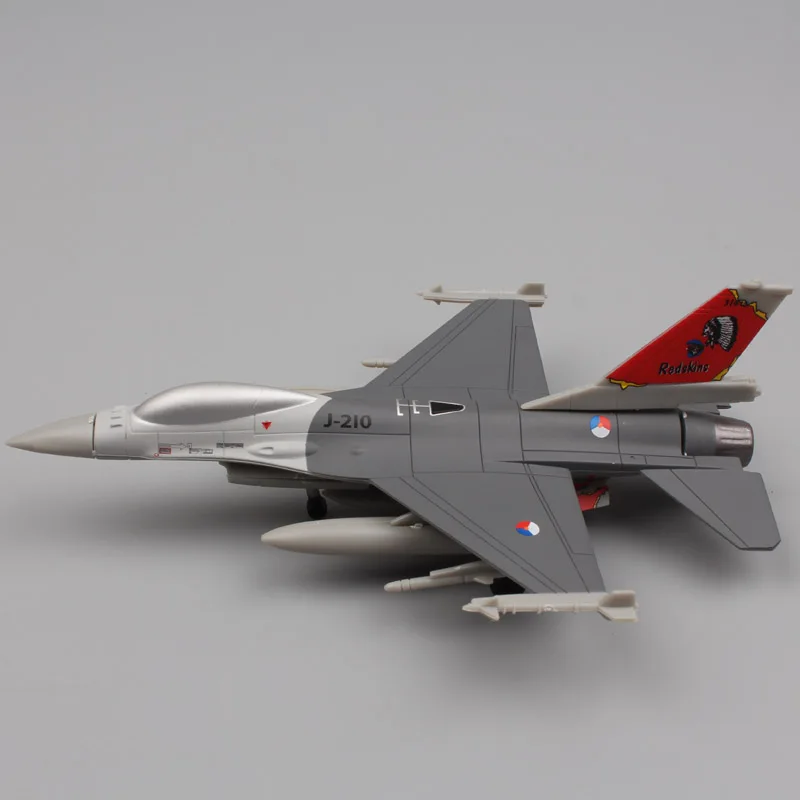 1:100 весы Revell оснастки знаменитостей F16 Fighting Falcon P-51 Mustang Spitfire A-10 Thunderbolt военный самолет воздушное судно истребитель модельная игрушка