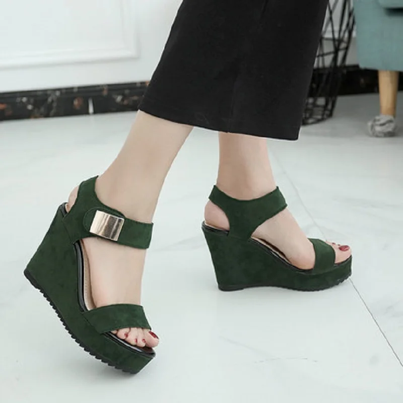2019 new wild thick-bottomed muffin with high heel wedges and women's sandals