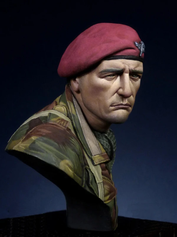 

1/16 Resin Bust Building Kit British Paratrooper
