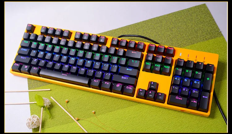 Mechanical Gaming keyboard using Outemu mx pbt doubleshot keycaps 9 Colour LED Backlit 104 Keys X8100 Bumblebee