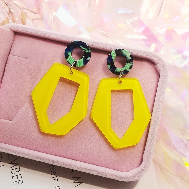 

SHUANGR Acrylic Yellow Irregular Earrings for Women Hollow out Statement Long Earrings Female Fashion Jewelry Party Gift
