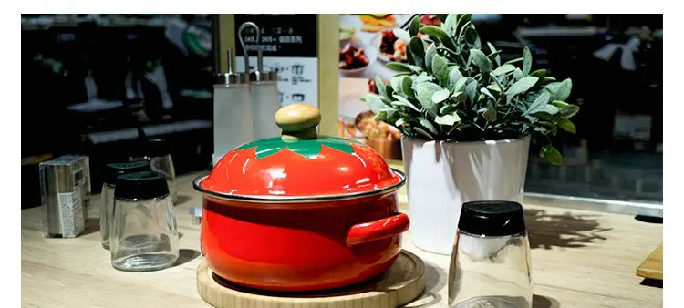 Модная красная эмалированная кастрюля 1.5л суповая кастрюля стоковые кастрюли кухонная посуда для газовой и индукционной плиты
