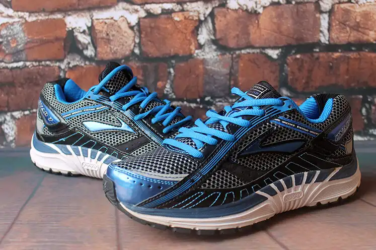 brooks dyad 7 silver