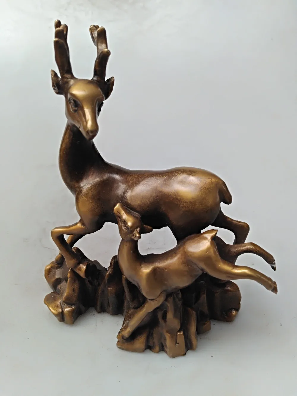 

Chinese hand carved pure copper parent child deer art collection